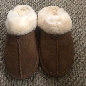 Bearpaw slippers